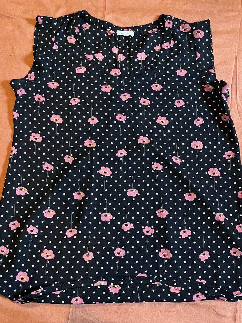 Pleione - size M - black polka dot top with flowers